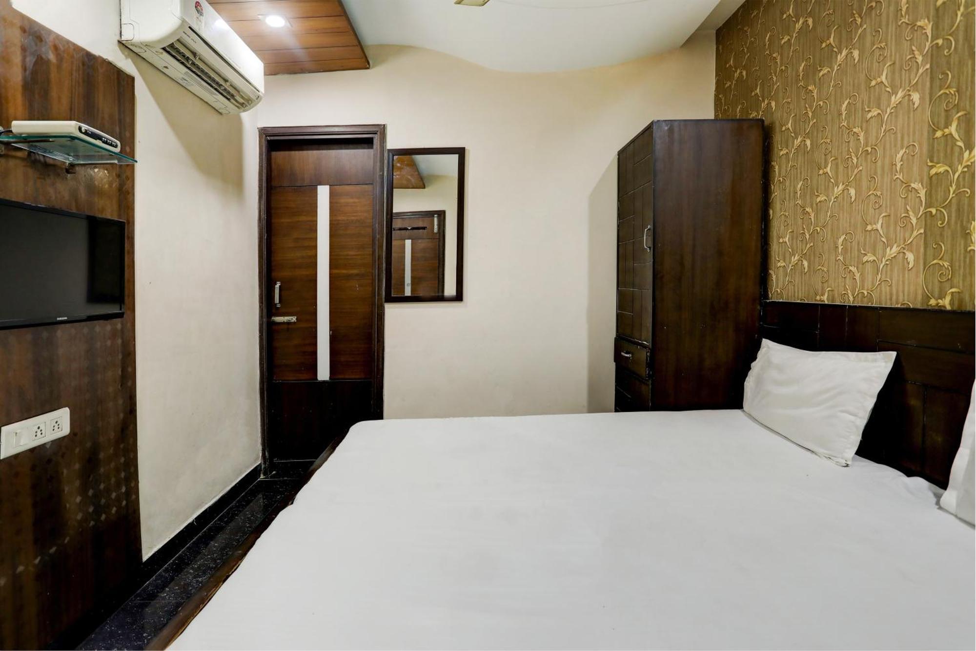 Hotel O Hcn Лудхиана Экстерьер фото